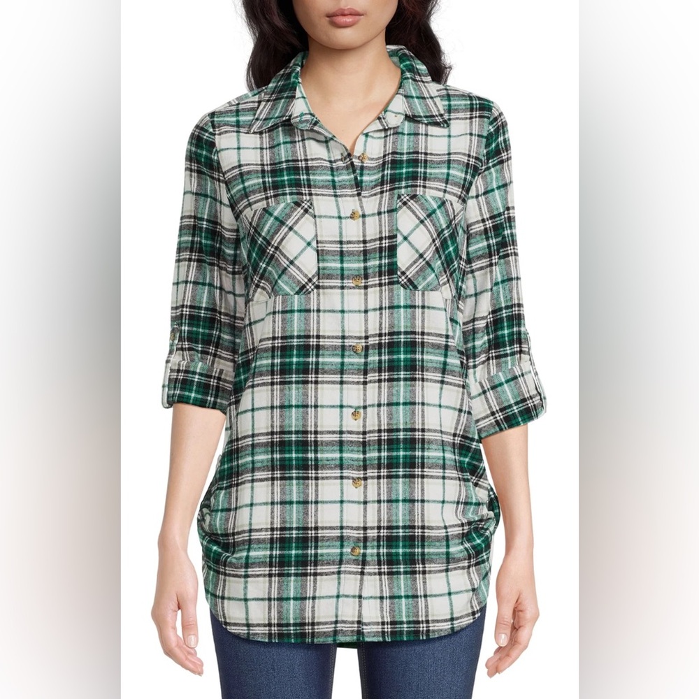 No Boundaries Green and Black Plaid Button-Down Shirt